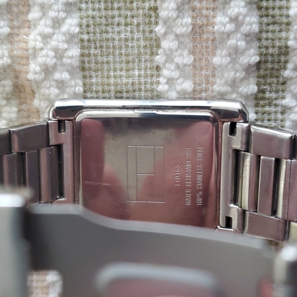 Tommy Hilfiger square face time/date watch - Picture 5 of 6